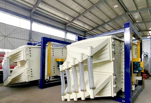 Machine de criblage giratoire carrée